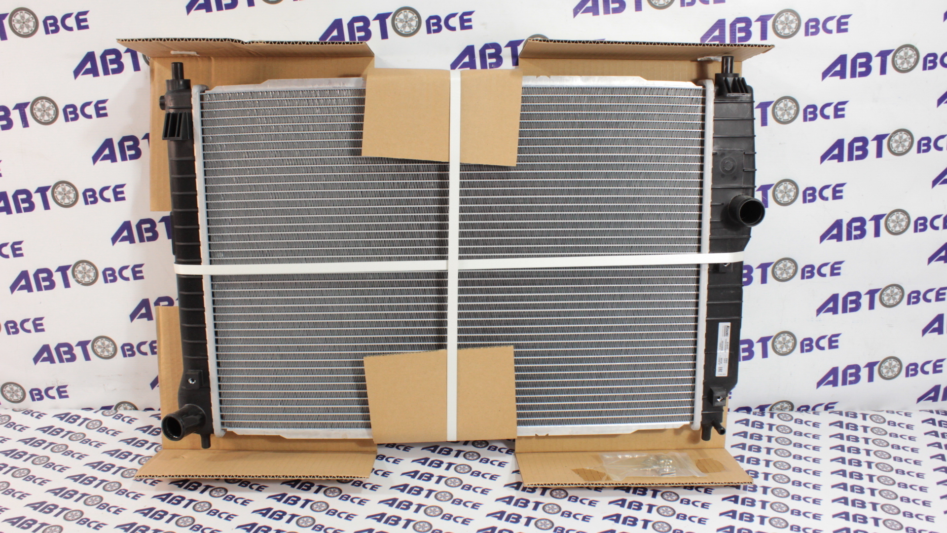 Радиатор основной (охлаждение) Aveo (1.2.3) T200 T250 60см NISSENS